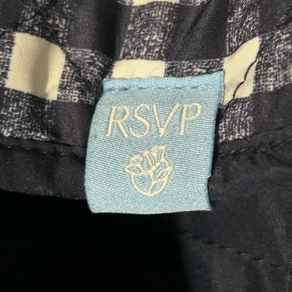 Excellent condition Draper James RSVP Reversible Quilted Puffer Vest Size Med. - Picture 8 of 8